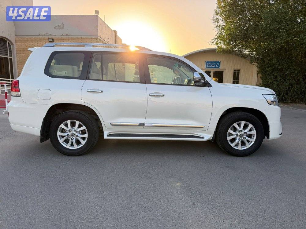 لاند كروزر 2017 GXR الساير صبغ الوكاله1