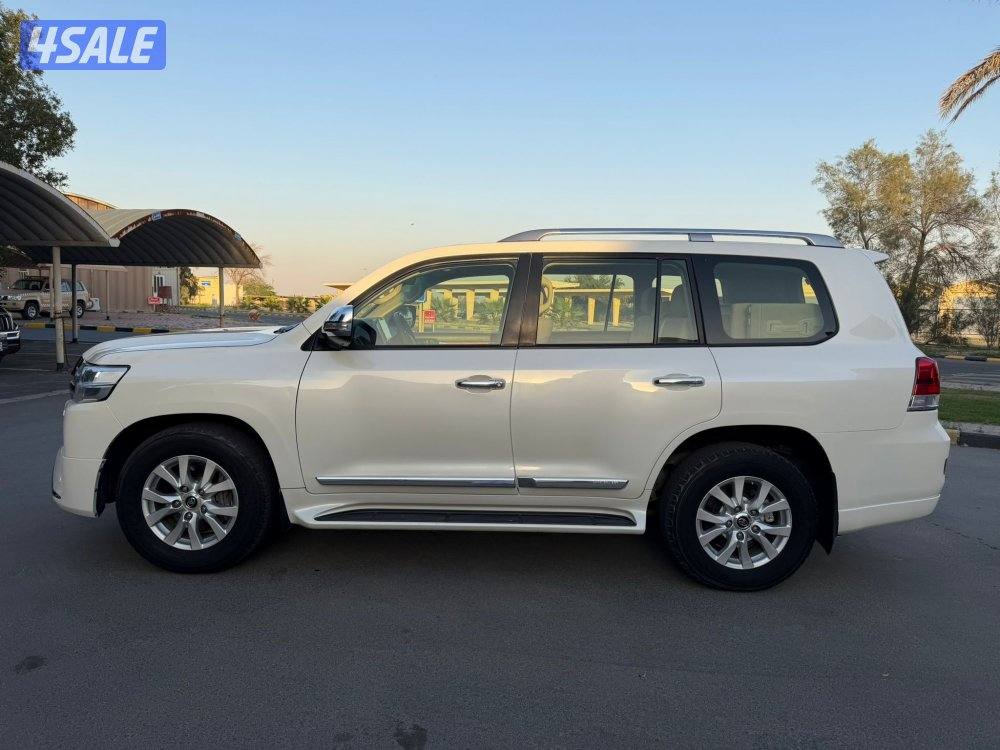 لاند كروزر 2017 GXR الساير صبغ الوكاله4