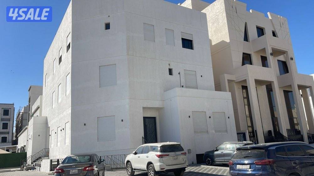 للبيع بيت بالمطلاع n9 زوايه رواق0