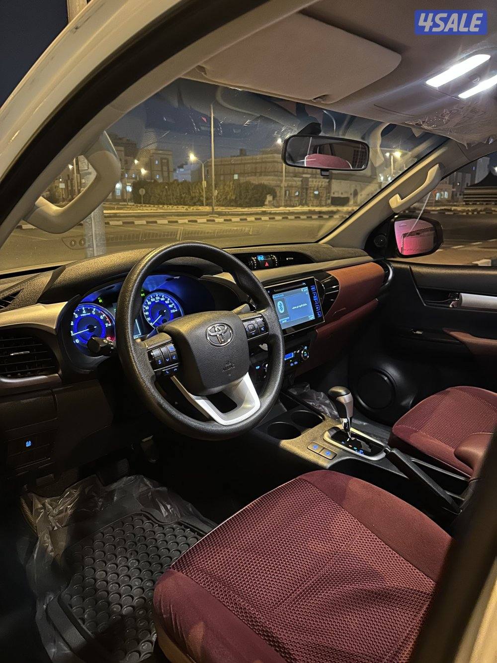 للبيع وانيت هايلكس 20195