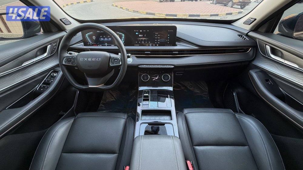 2023 // LX تحت الكفالة8