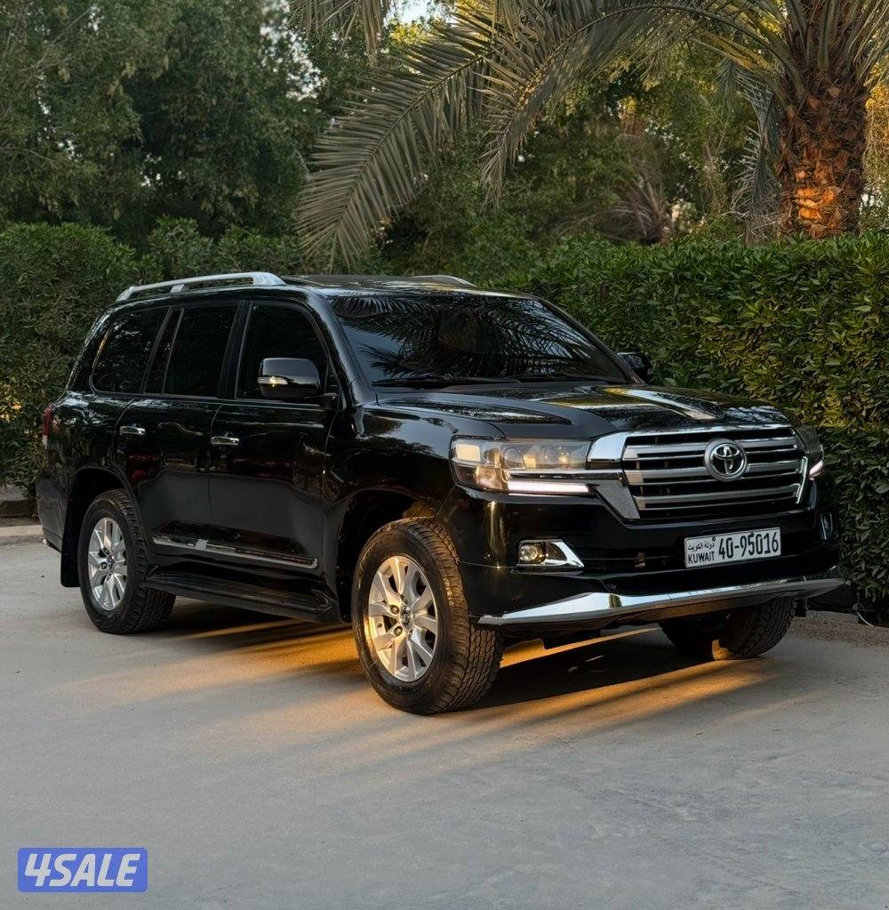 للبيع لاند كروز GXR موديل 2017 وارد الساير0