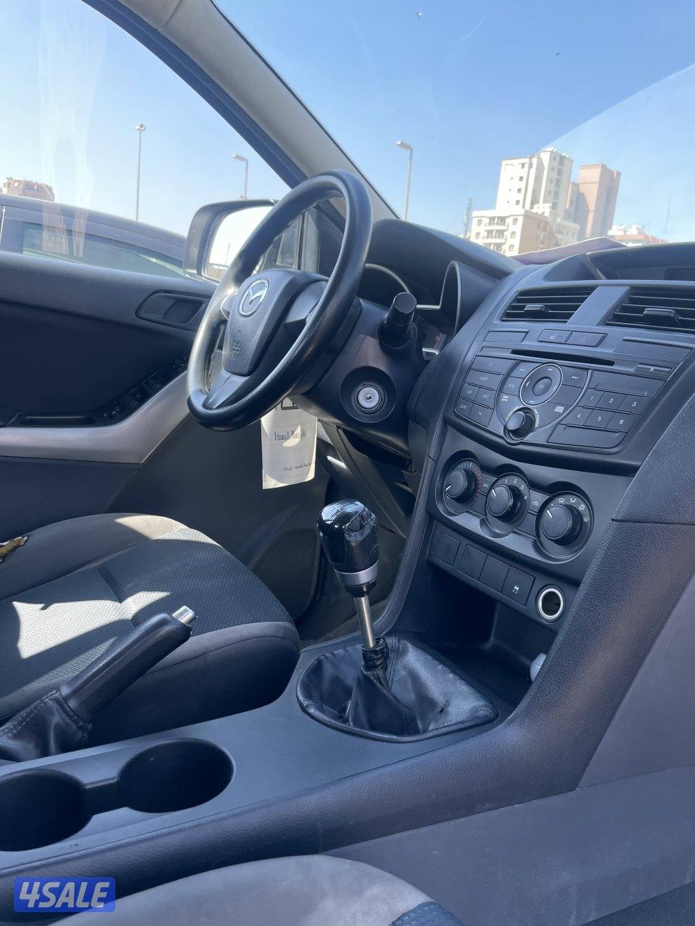 للبيع وانيت مازدا موديل 2016 قيرعادي1