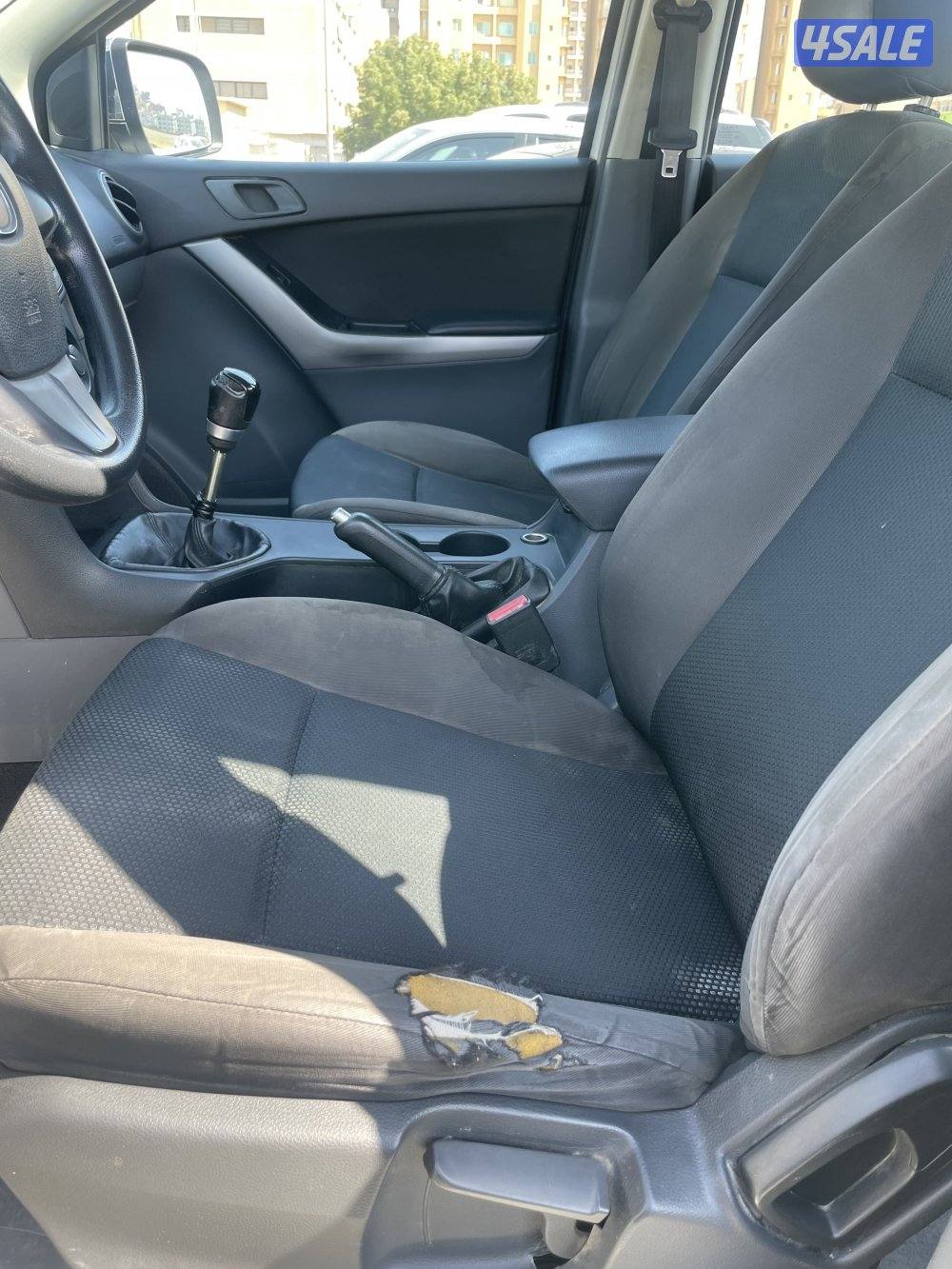 للبيع وانيت مازدا موديل 2016 قيرعادي3