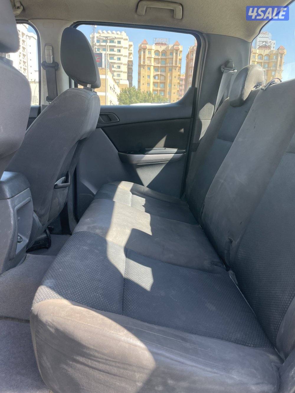 للبيع وانيت مازدا موديل 2016 قيرعادي6