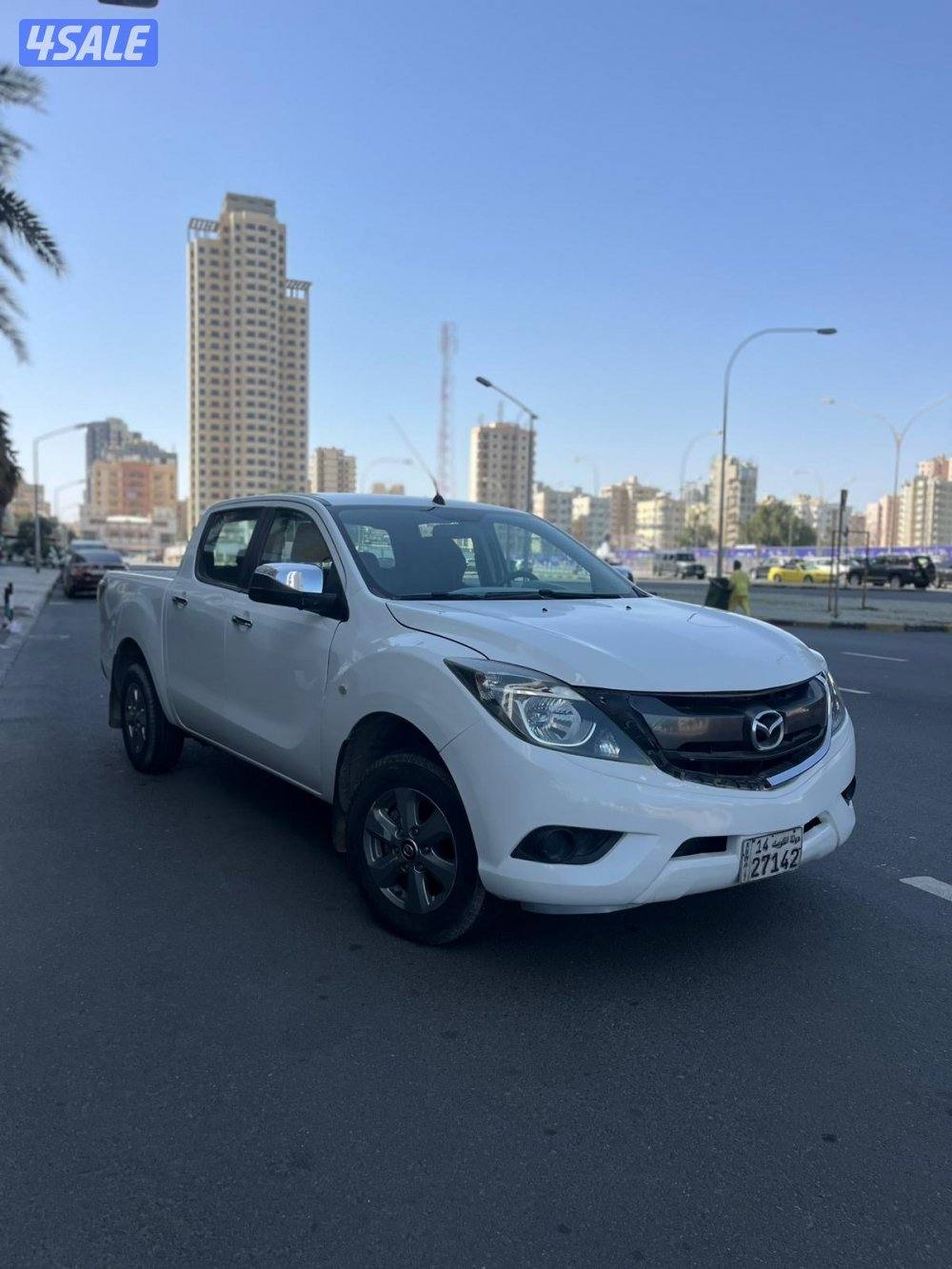 للبيع وانيت مازدا موديل 2016 قيرعادي7