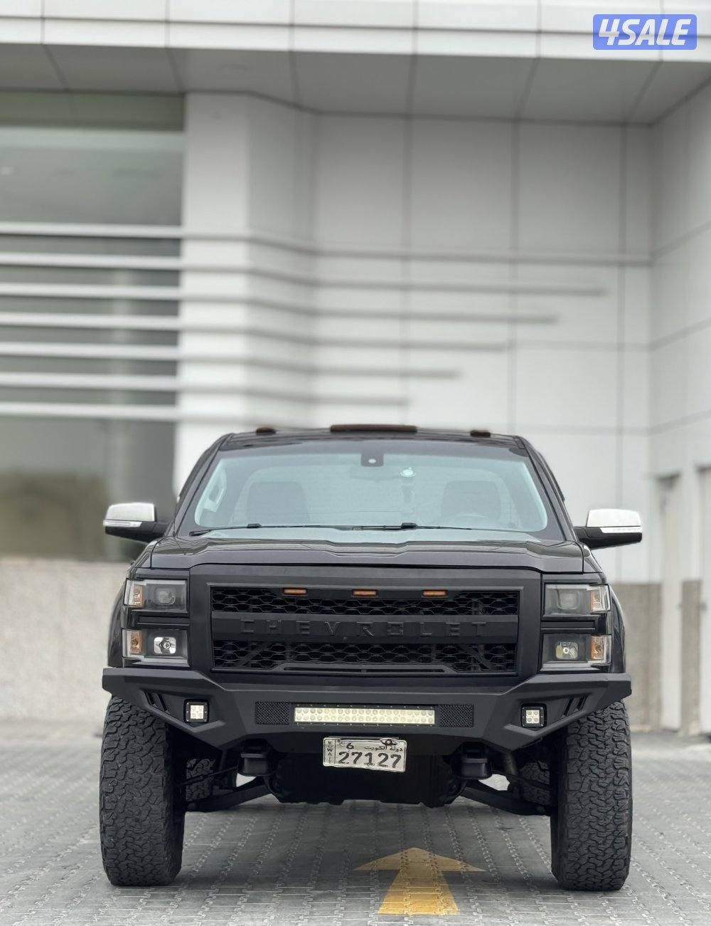 للبيع  وانيت سلفرادو موديل 20141