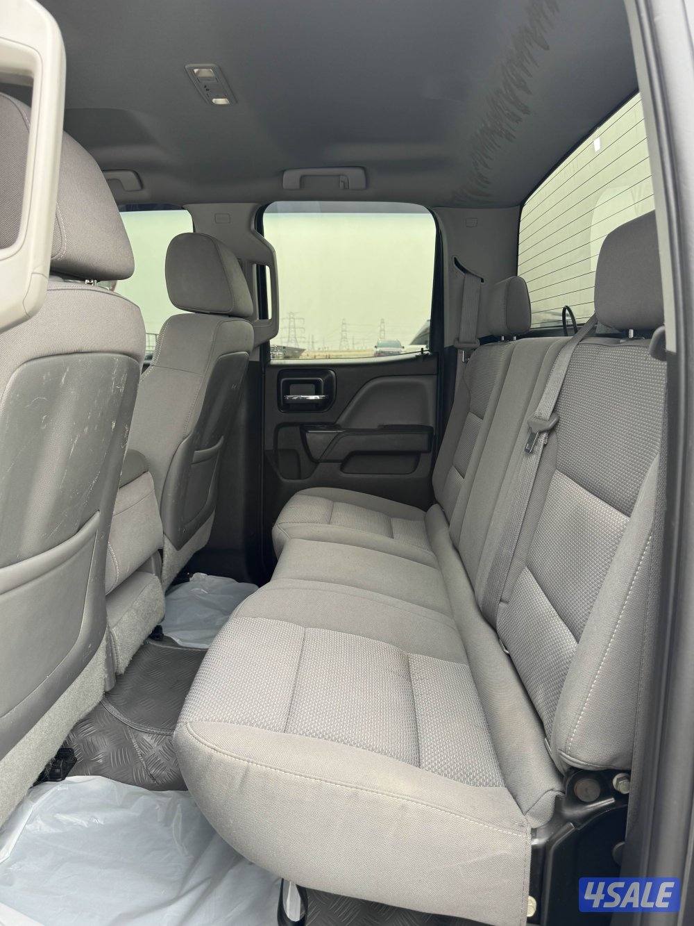 للبيع  وانيت سلفرادو موديل 20145