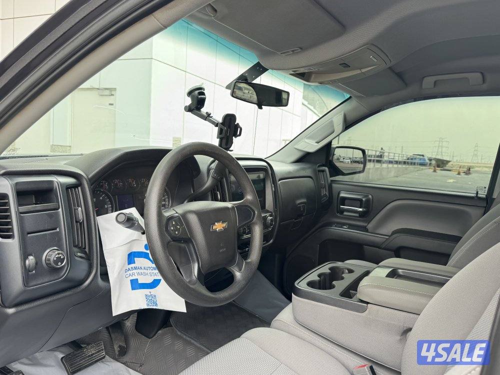 للبيع  وانيت سلفرادو موديل 20147