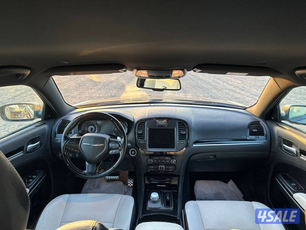 كرايزلر 300S موديل 2021 موجود الألوان اسود رمادي ازرق عنابي4