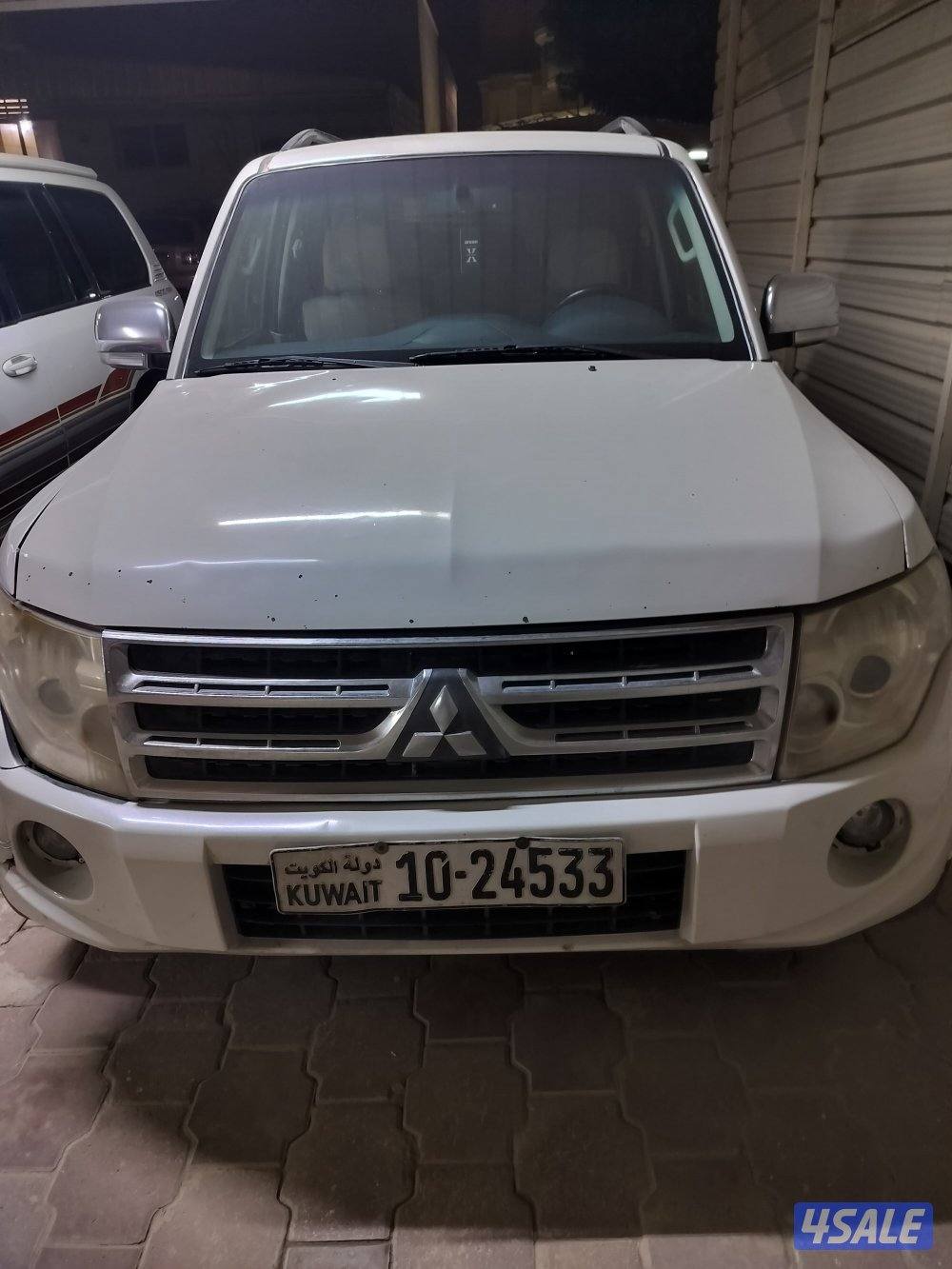 للبيع باجيرو ٢٠١٠ على المنظور الجيب فيه كرنك ومكيف شغال  بارد1