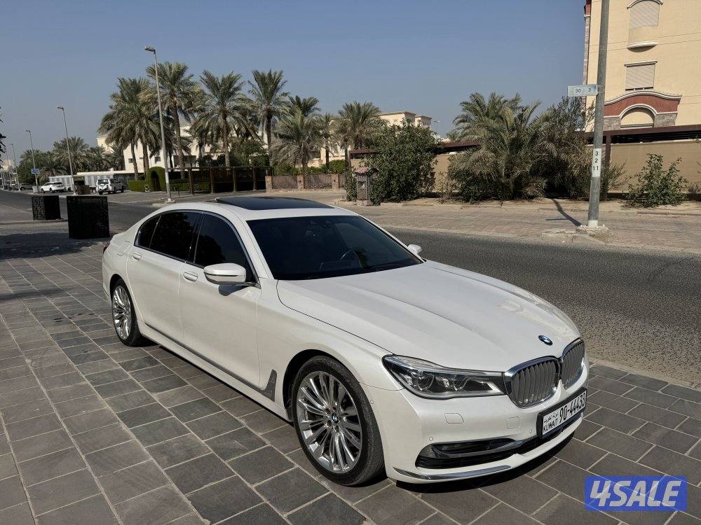 للبيع بي ام دبليو موديل 2018 الدرجة الاولى 740IL1