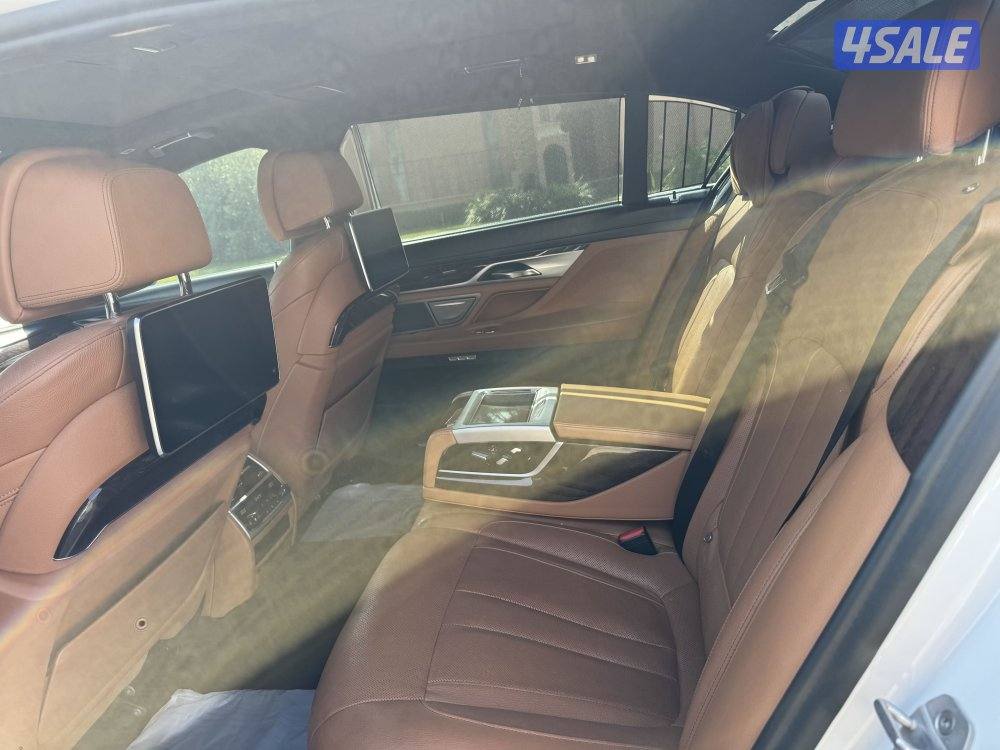 للبيع بي ام دبليو موديل 2018 الدرجة الاولى 740IL5