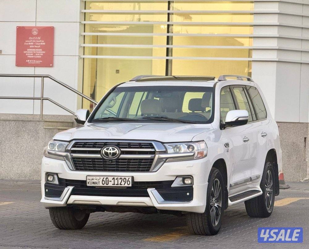 لاند كروزر VXR .V80