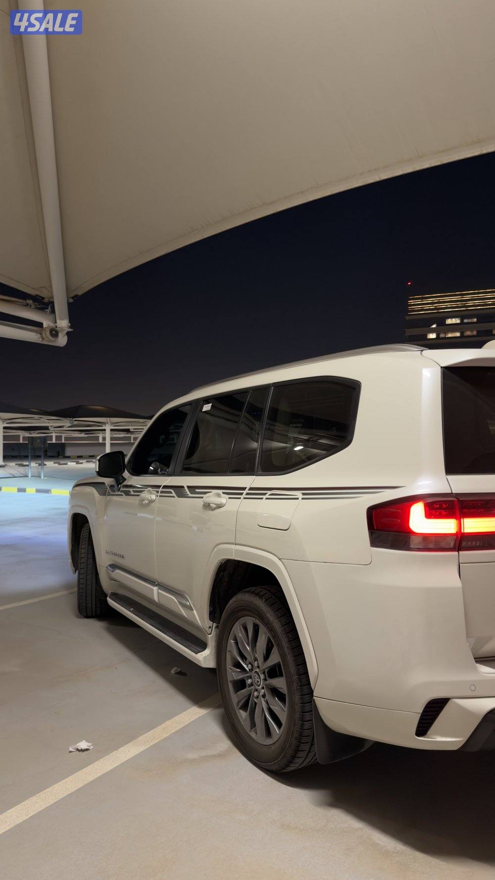 لاندكروزر 2024  بدون تيربو ماشي 30 الف شرط الفحص5