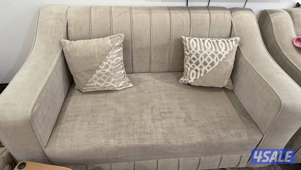 كنب للبيع ٣ قطع مستعمل وفيها بعض العيوب1