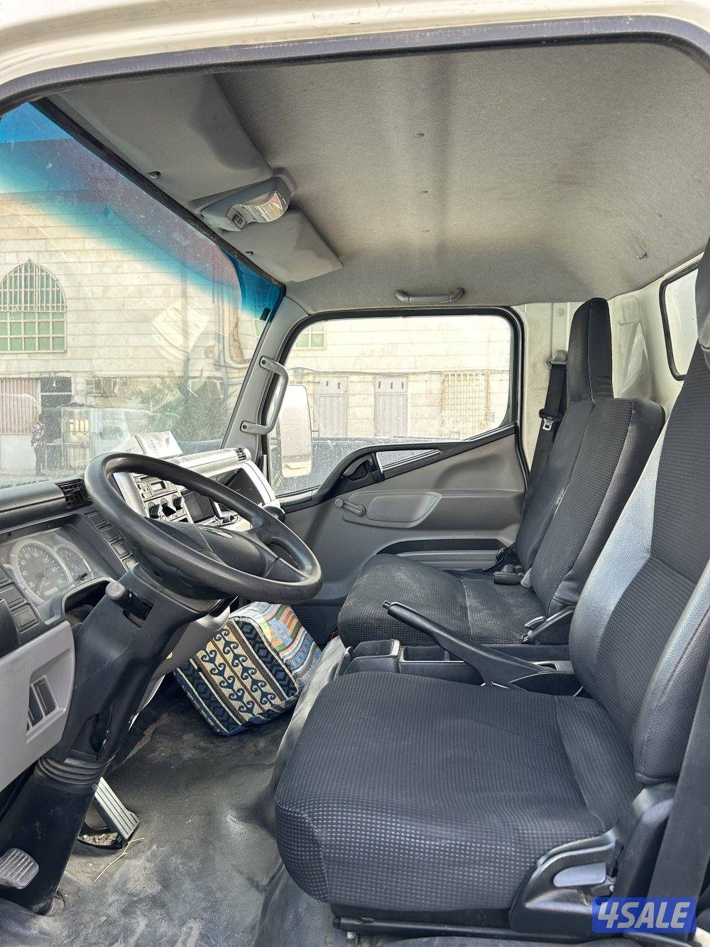 للبيع هاف لوري 2017 صندوق7