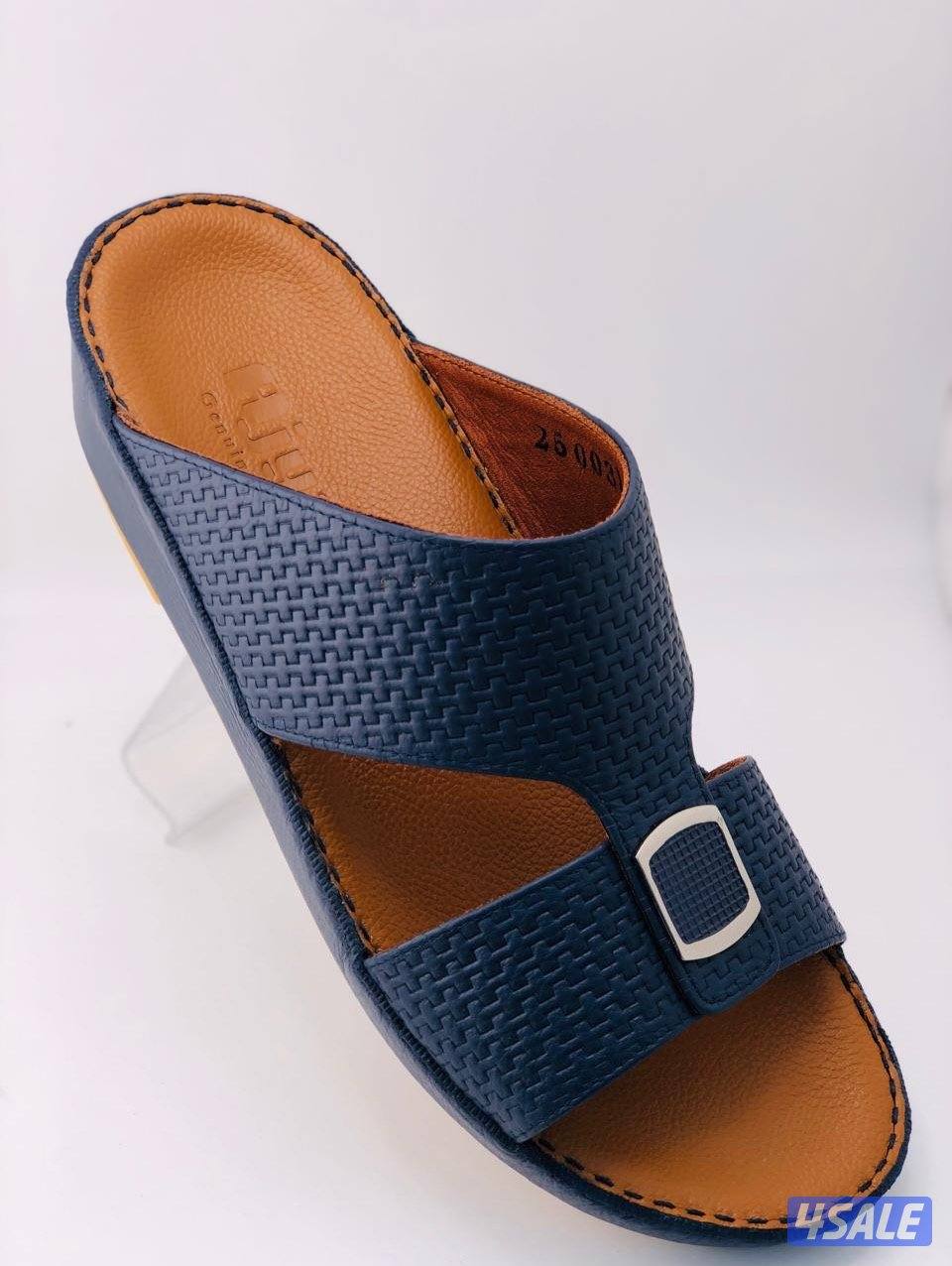 مصنوعة من أفضل الجلود الطبيعية المعالجة بأحدث الطرق لراحة القدم أرضية10