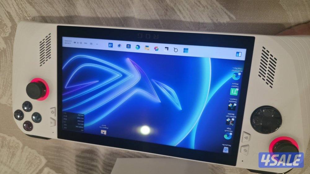 rog ally Zextreme  With 145W powerbank1