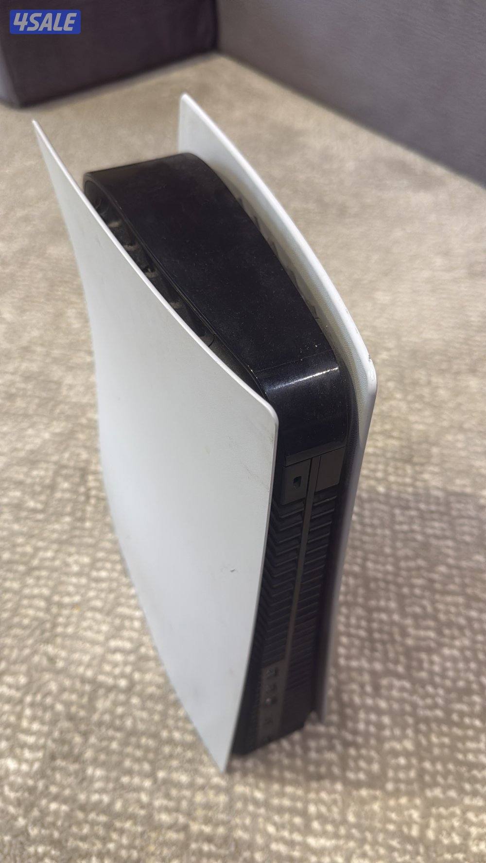 سوني 5وياها الوايرات واليده تواصل0