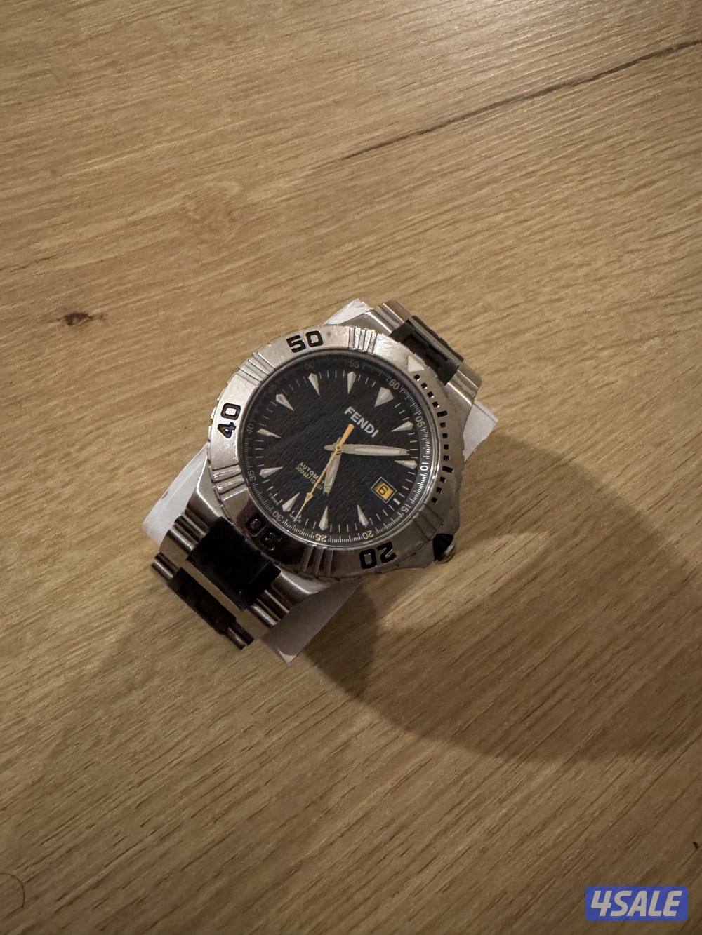 ساعة فندي اصليه مستعملة للبيع0