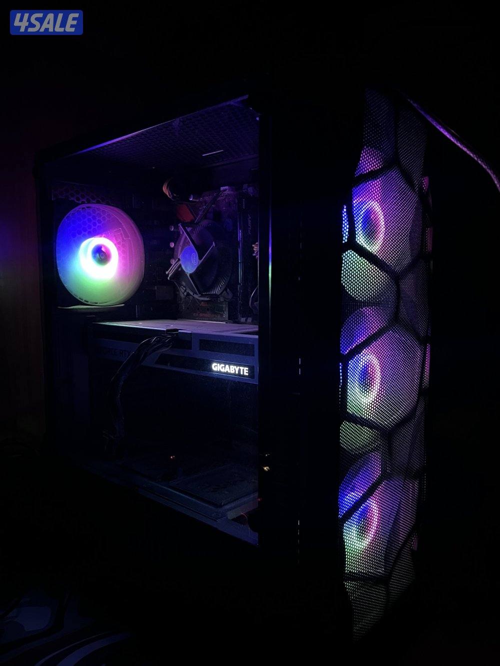 CPU:corei5-10400F Gpu: RTX 3060, Ram:16gb DDR4, store: 256ssd,1Tb HDD1