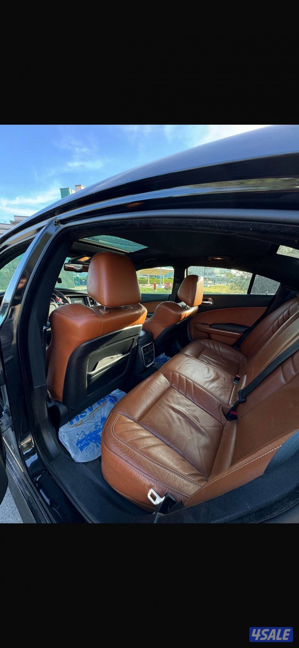 للبيع دودج تشارجر SRT اصلي مواصفات هلكات ماشي 210 موديل 20153