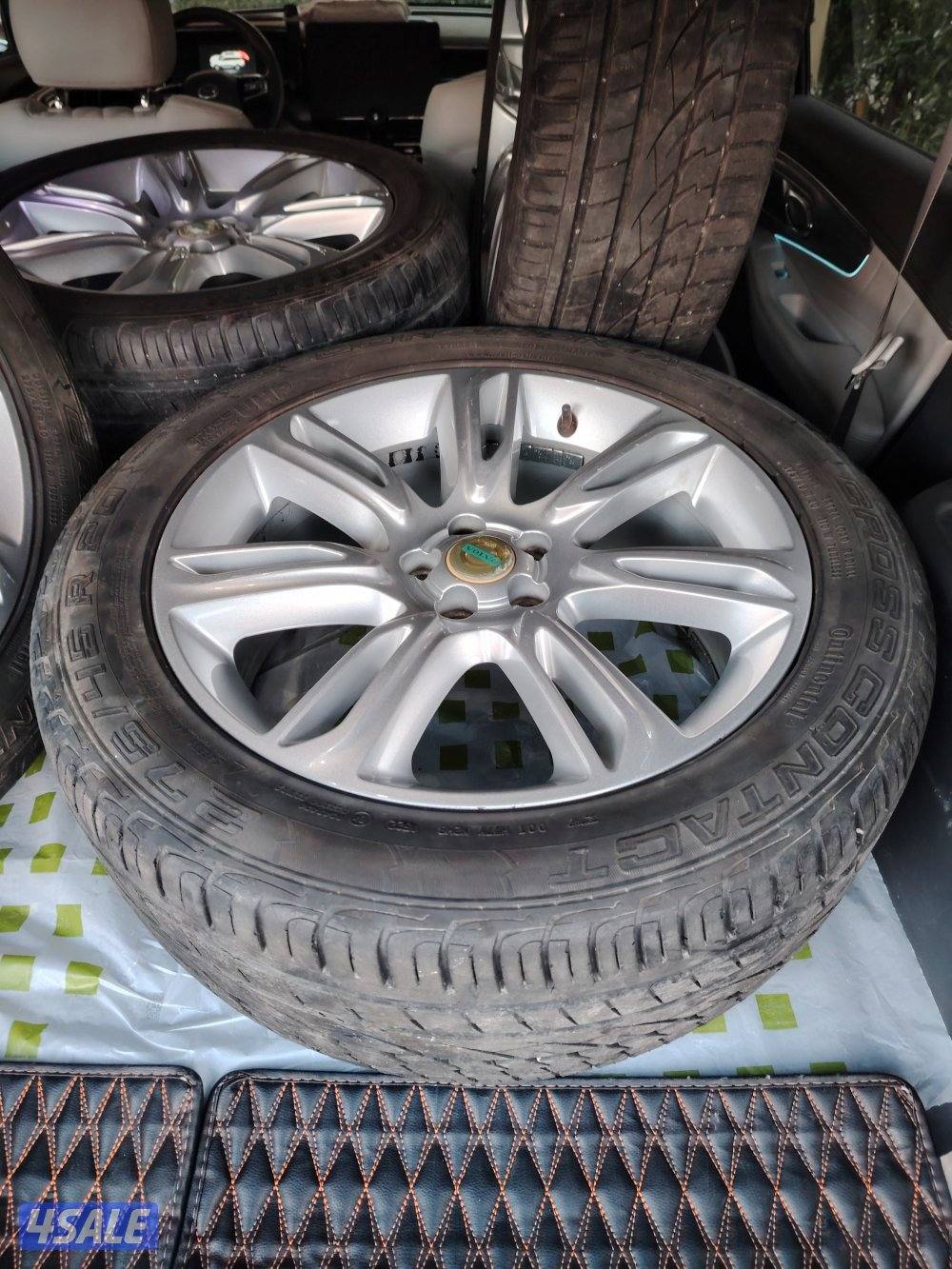 4 رنجات فولفو xc90 حجم 20 مع سناسر ضغط الهواء وتواير 2022 كونتينينتال4