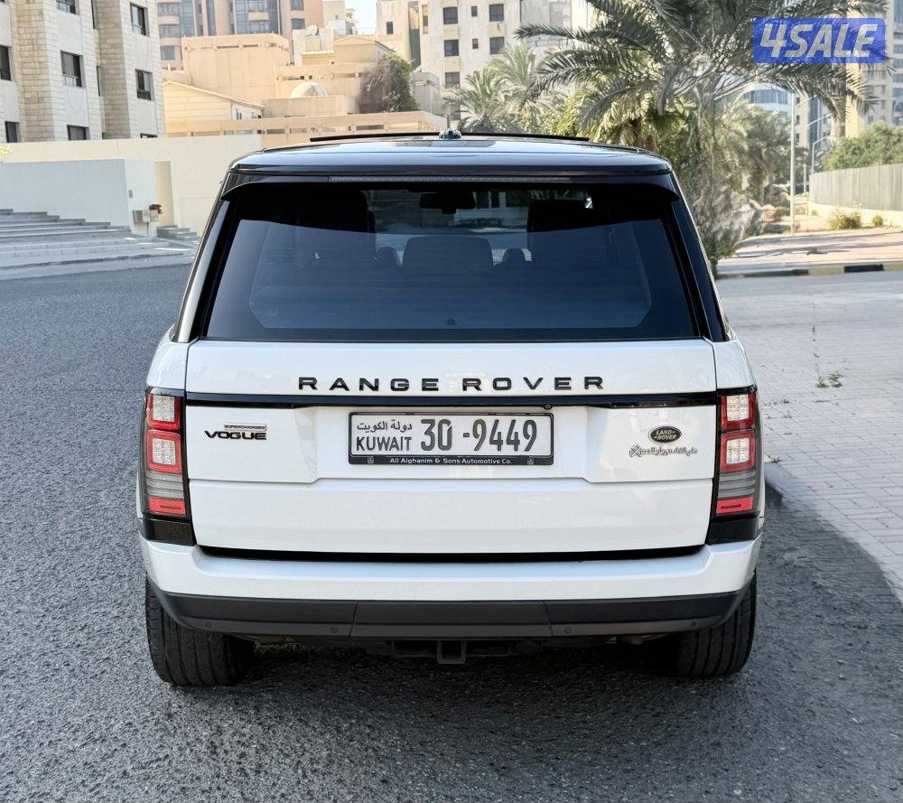 RangeroverVogue supercharged model 2013 V8 204Km Excellent conditions2