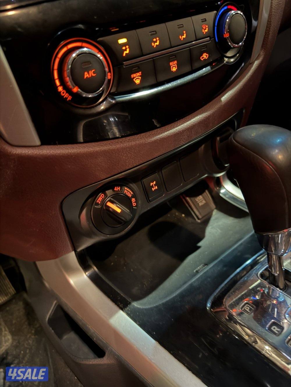 للبيع نافارا مديل 2017 دبل قير درجه أولى4