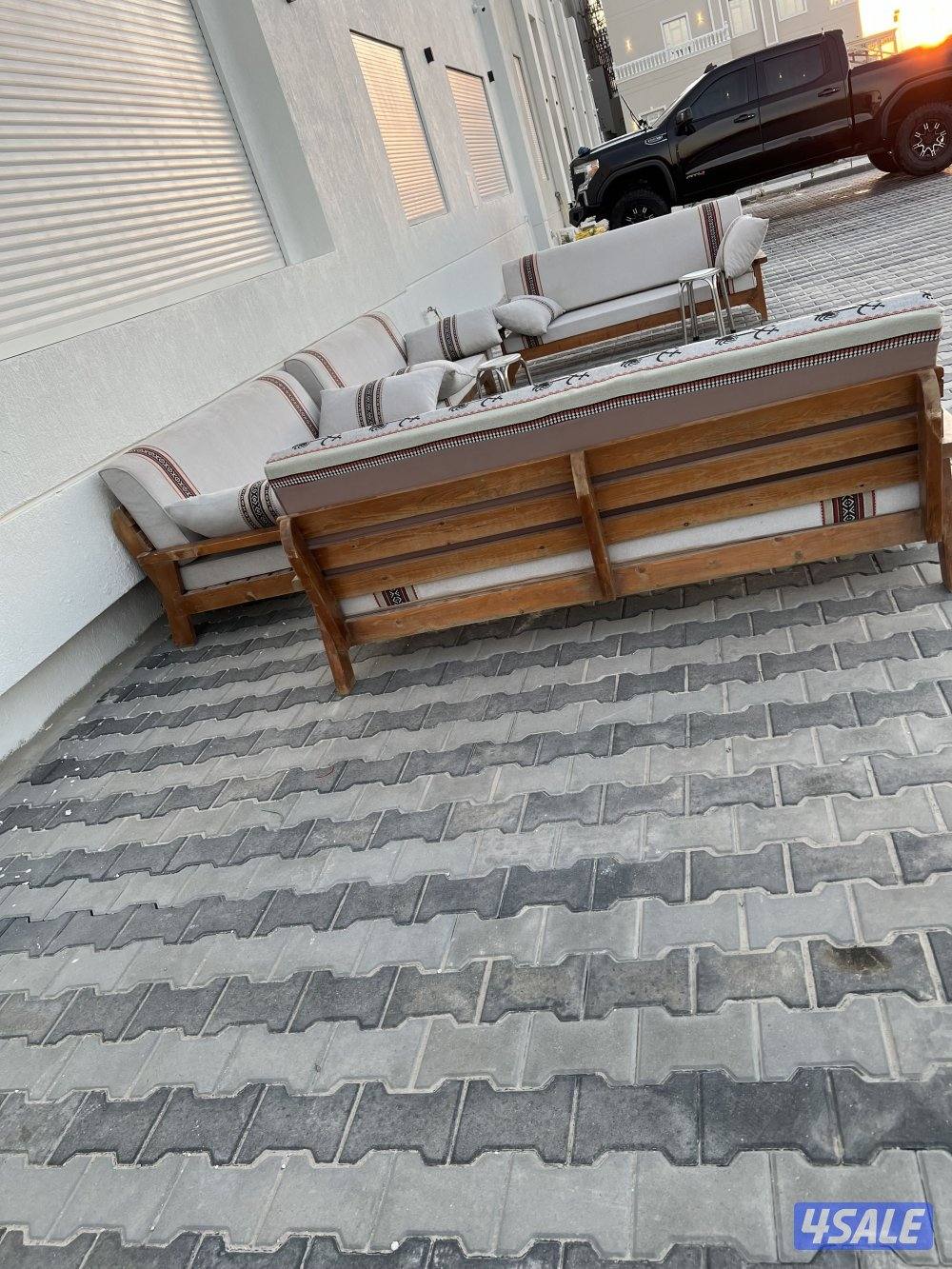 للبيع ٤ كراسي شبه جديده مع فرشهم بحاله جديده5