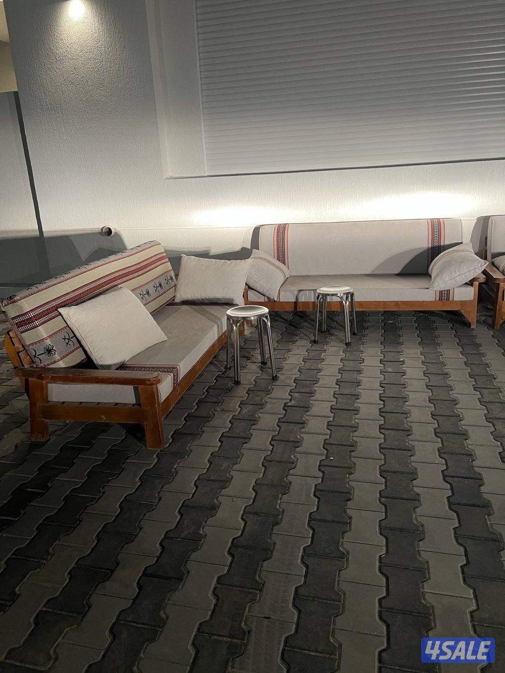 للبيع ٤ كراسي شبه جديده مع فرشهم بحاله جديده12