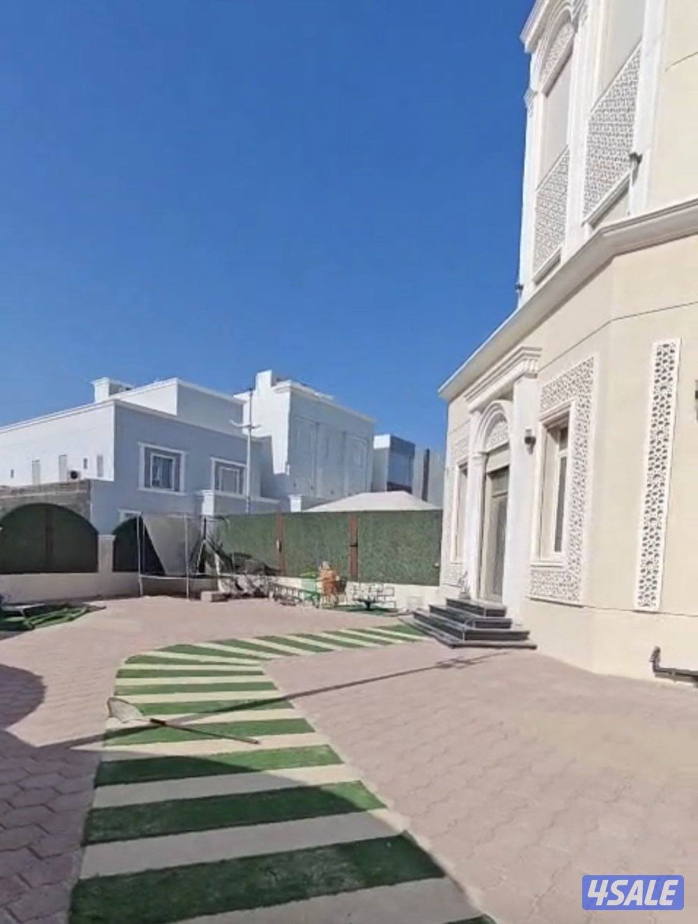 للبيع قسيمة المطلاع N10 راس زاوية تشطيب VIP5