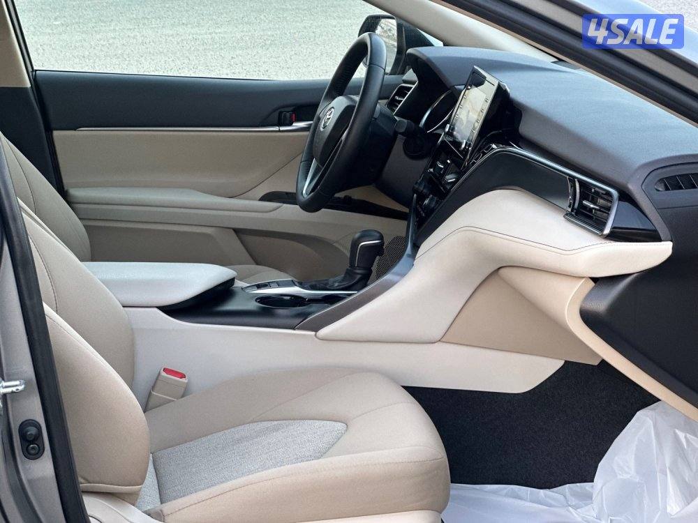 للبيع تويوتا كامري GLE ماشي ٢٠ الف كيلو4