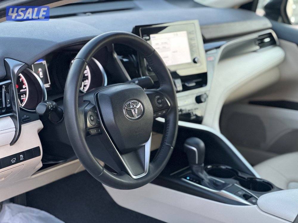 للبيع تويوتا كامري GLE ماشي ٢٠ الف كيلو6