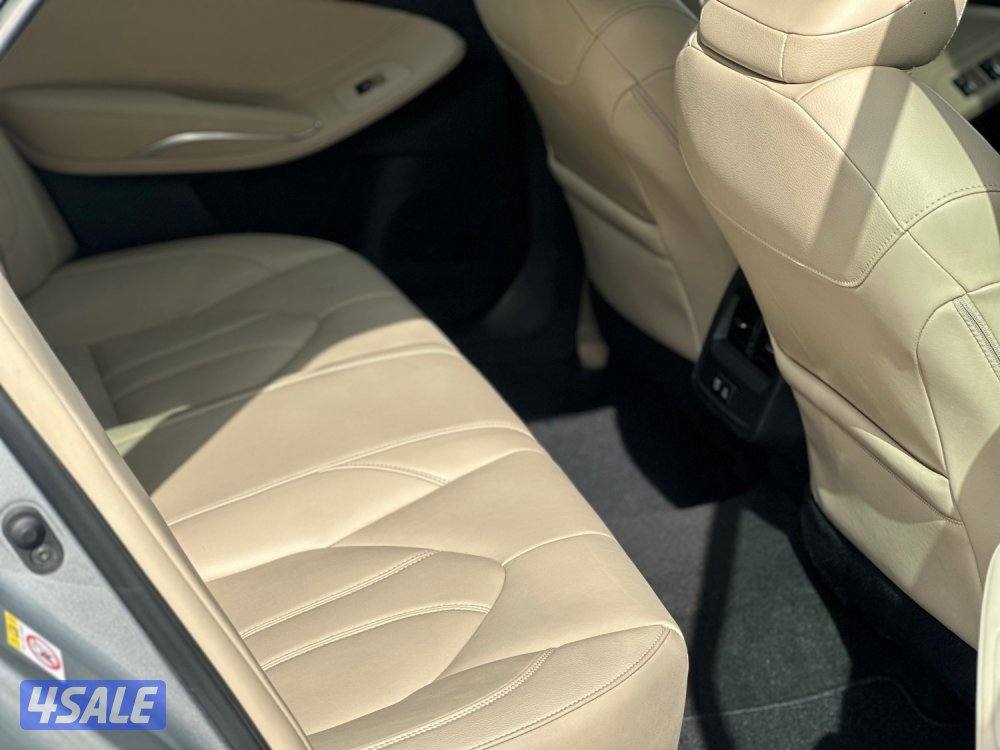 للبيع تويوتا افالون ماشي ١١٠ الف كيلو5