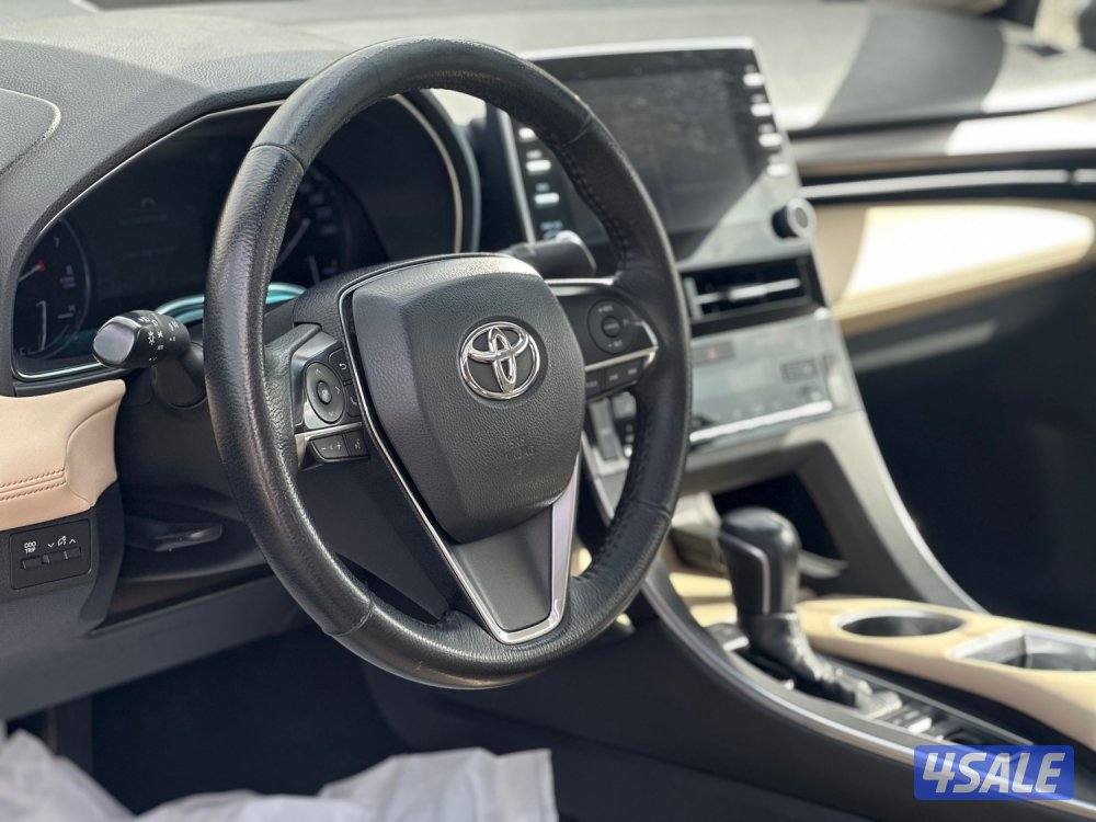 للبيع تويوتا افالون ماشي ١١٠ الف كيلو6