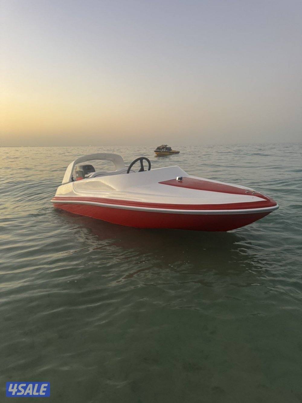 للبيع طراد ١٠.٥ قدم1