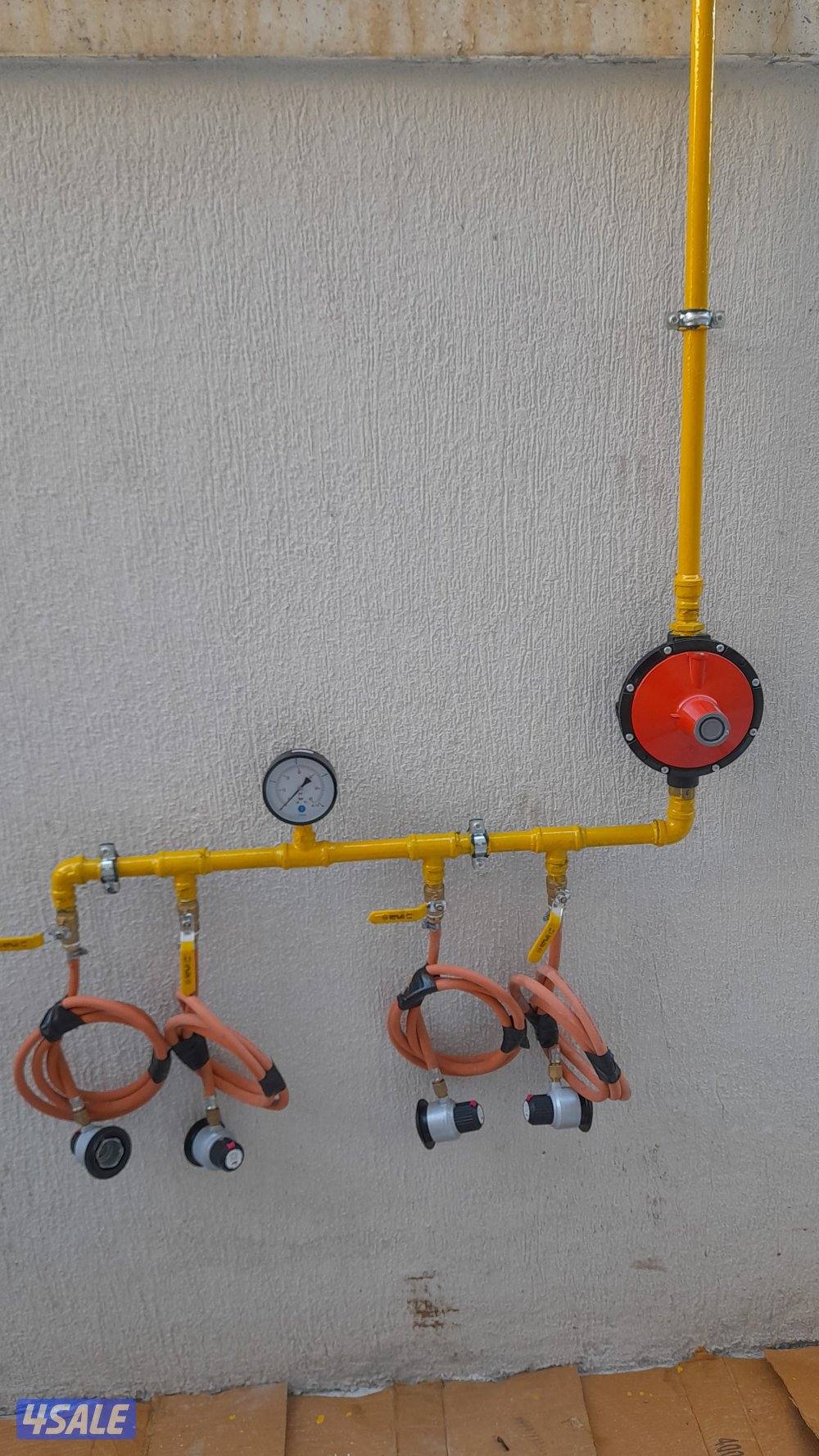 متخصصون في تمديد شبكات الغاز وجهاز كاشف تسريب الغاز2