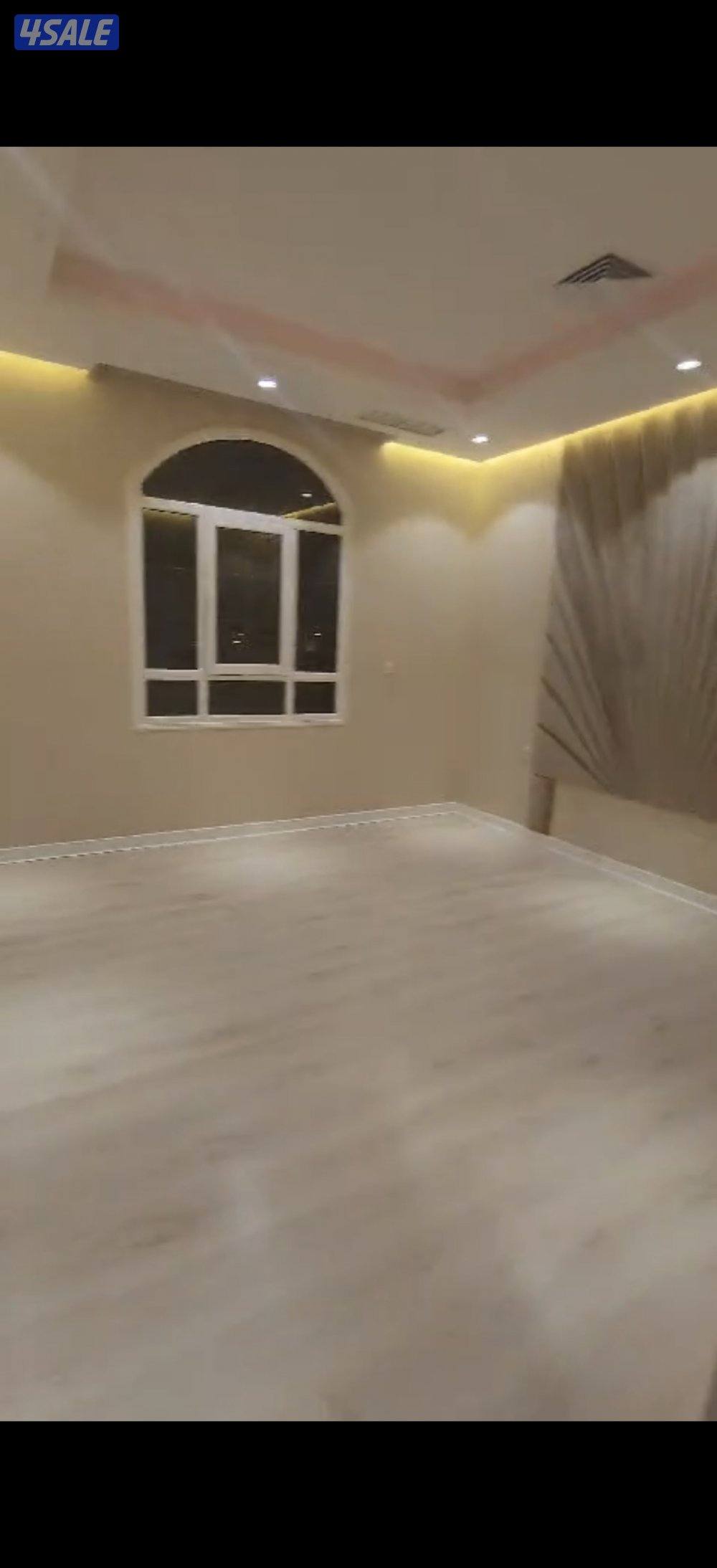 لايجار شقه مميزه سعد العبدالله ق 10 دور ثاني مصعد ويوجد حوش صغير لعاب0