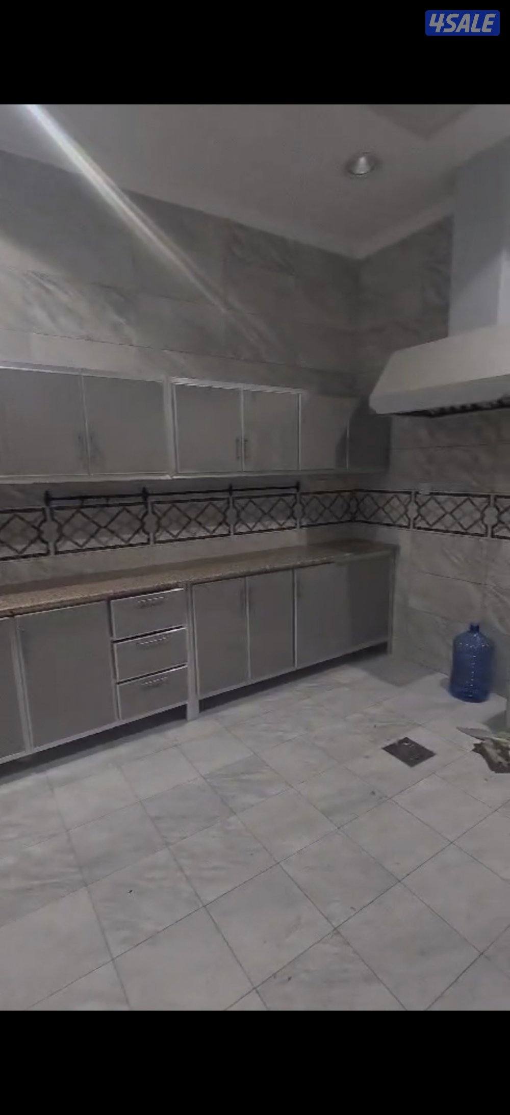 لايجار شقه مميزه سعد العبدالله ق 10 دور ثاني مصعد ويوجد حوش صغير لعاب1