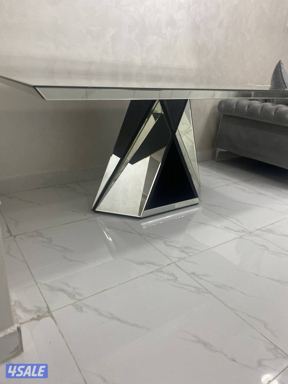 للبيع طاولة سفرة0