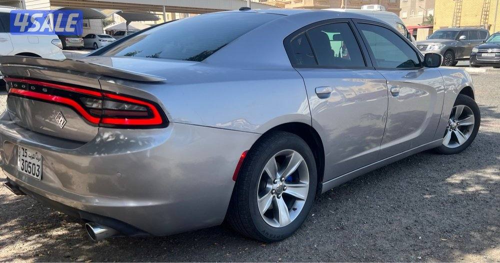 للبيع كامل المواصفات ماشي 220 شرط الفحص يوجد صبغ تجميلي قطعتين فقط1