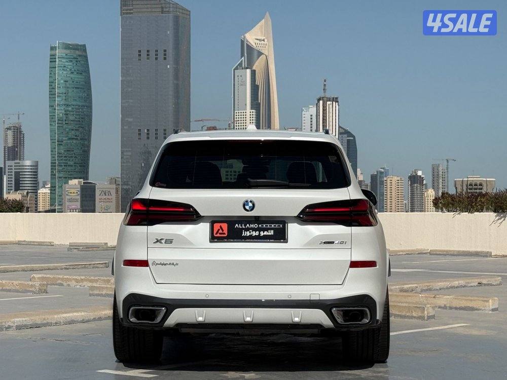 بي ام دبليوX5 موديل2024 عداد16الف وارد الغانم تحت الكفاله3