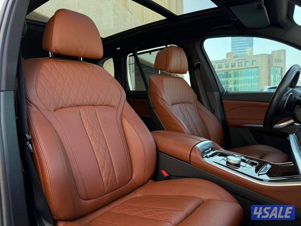 بي ام دبليوX5 موديل2024 عداد16الف وارد الغانم تحت الكفاله8