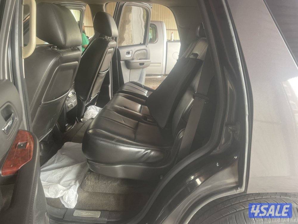 للبيع اسكاليد موديل 2010. كامل الموصفات6