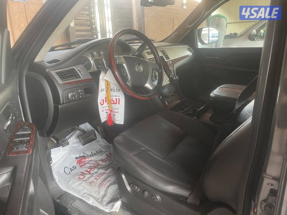 للبيع اسكاليد موديل 2010. كامل الموصفات7