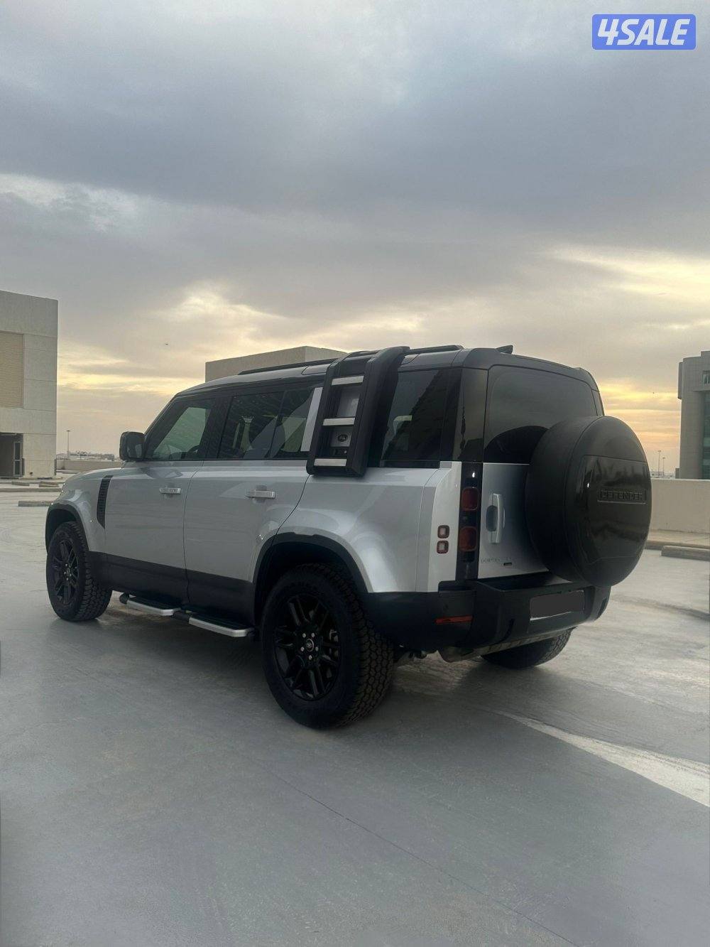 ديفندر 110 V6 موديل 2022  Black Edition مميز5