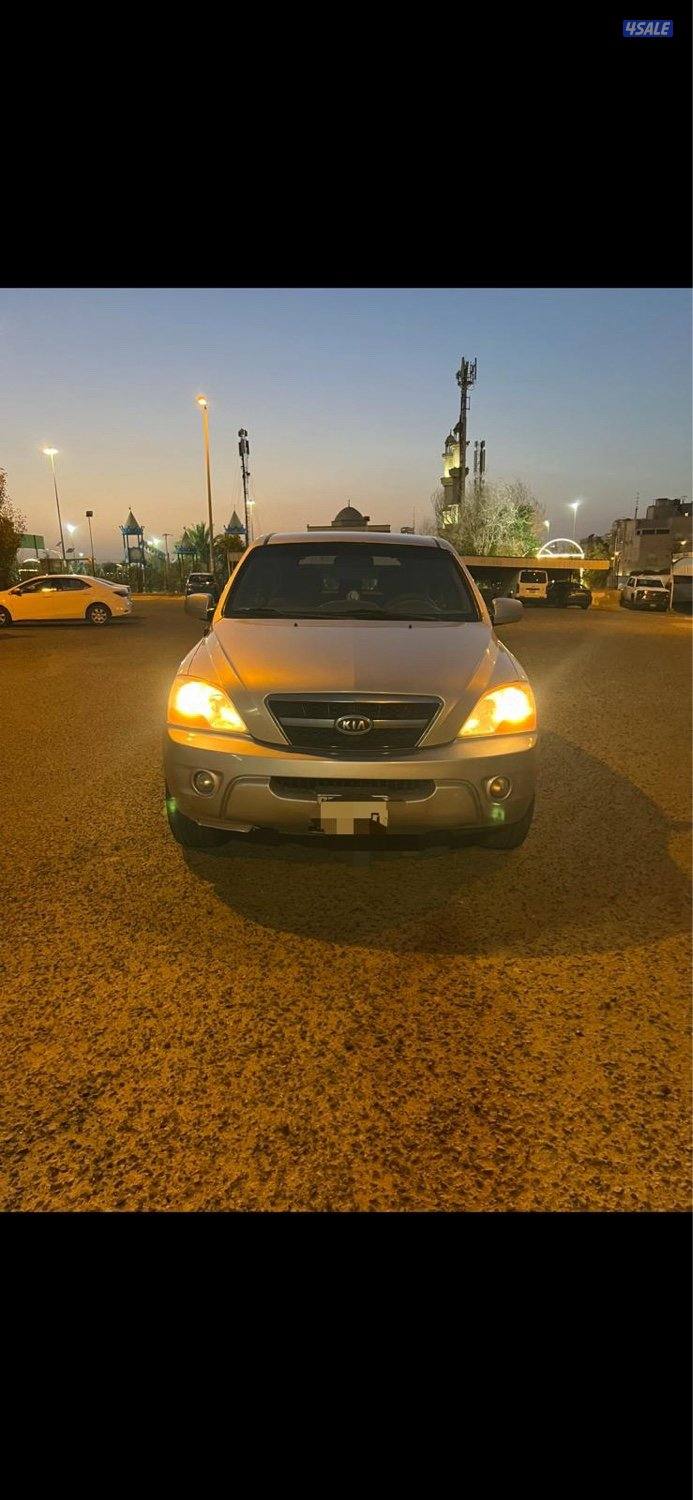 للبيع كيا سورنتو موديل ٢٠٠٩0