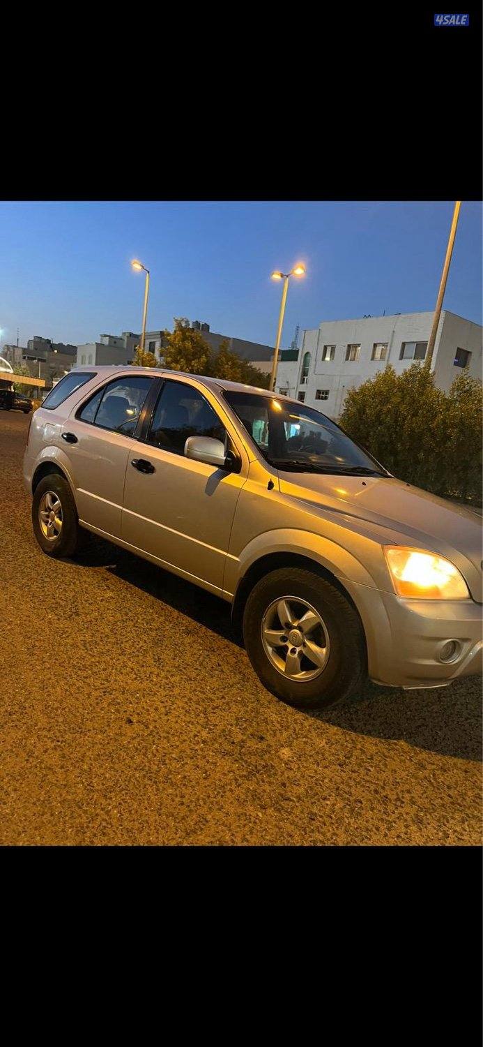 للبيع كيا سورنتو موديل ٢٠٠٩2